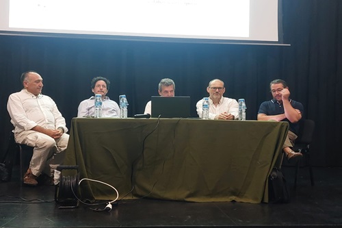 Imatge de les 6 persones que van intervindre a l'acte